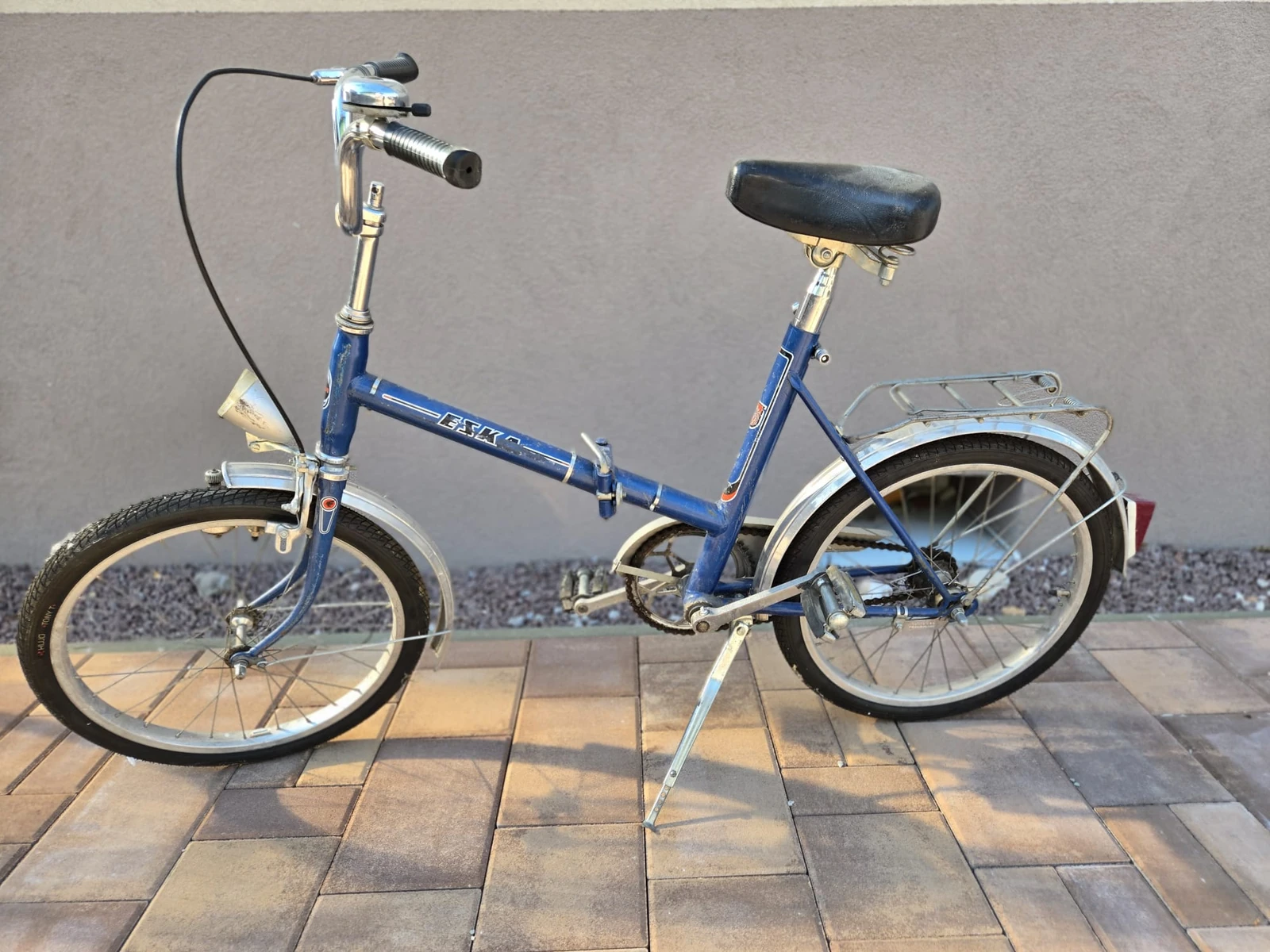 Modrý skladací bicykel ESKA na prenájom v Nových Zámkoch